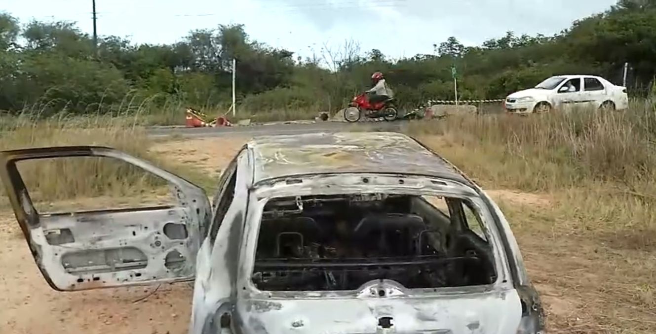 Carro Bate Em Mureta E Pega Fogo Na Ponte Met Lica De Extremoz