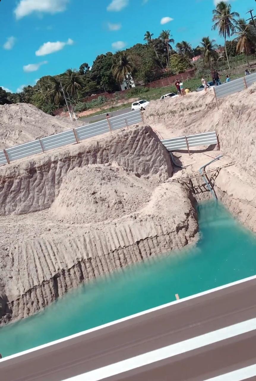 Caern Trabalha Em An Lise De Gua Que Surgiu Em Obra De Esgotamento