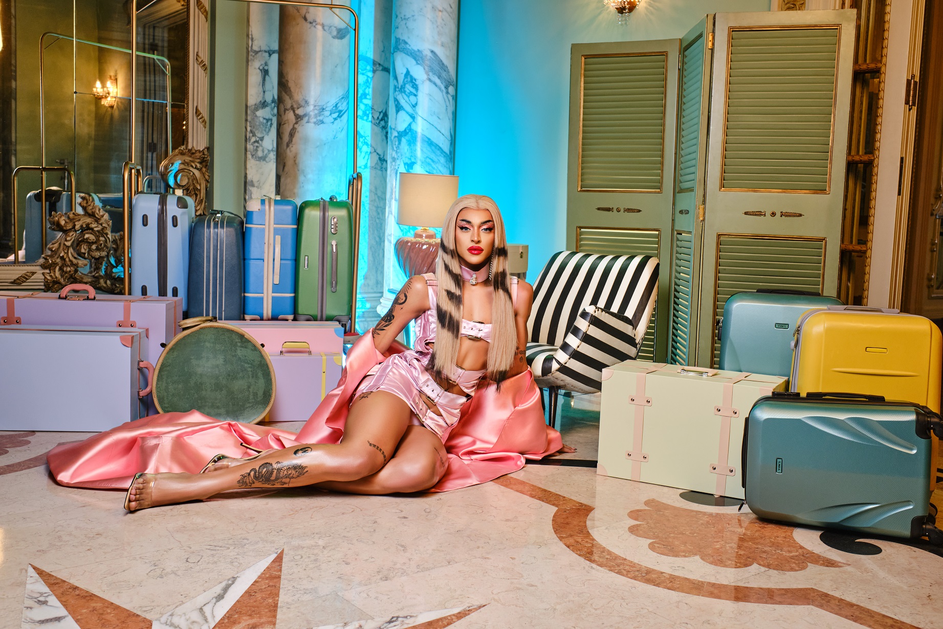 Pabllo Vittar lança clipe de "Triste com T". Assista!