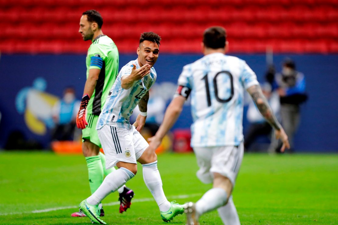 Lautaro Martínez e Messi