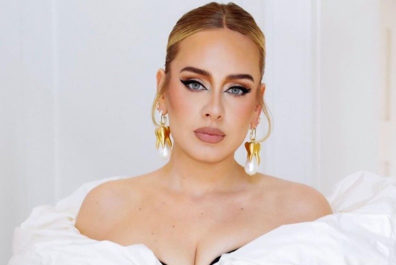 Adele faz campanha para lançar novo álbum intitulado '30'