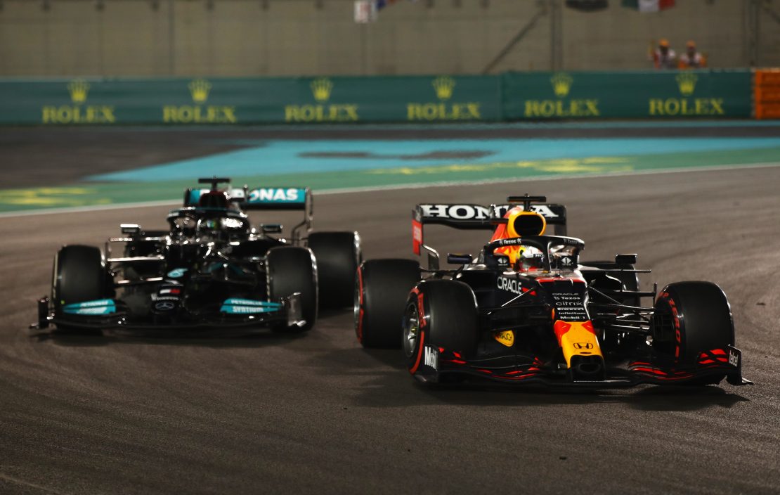 Lewis Hamilton e Max Verstappen