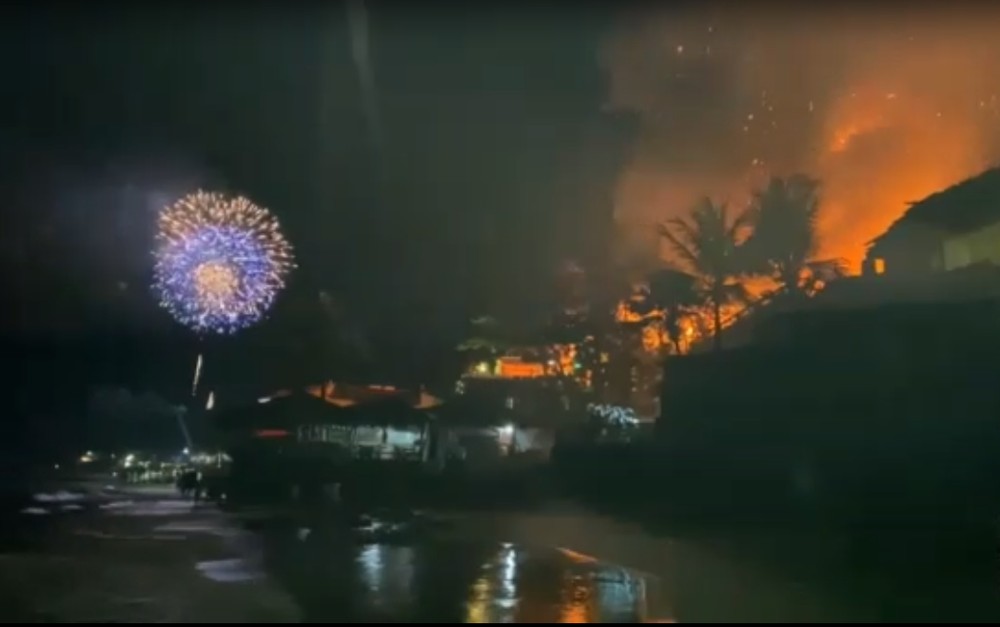 Incêndio atinge restaurante durante a virada ao ano em Pipa — Foto: Reprodução