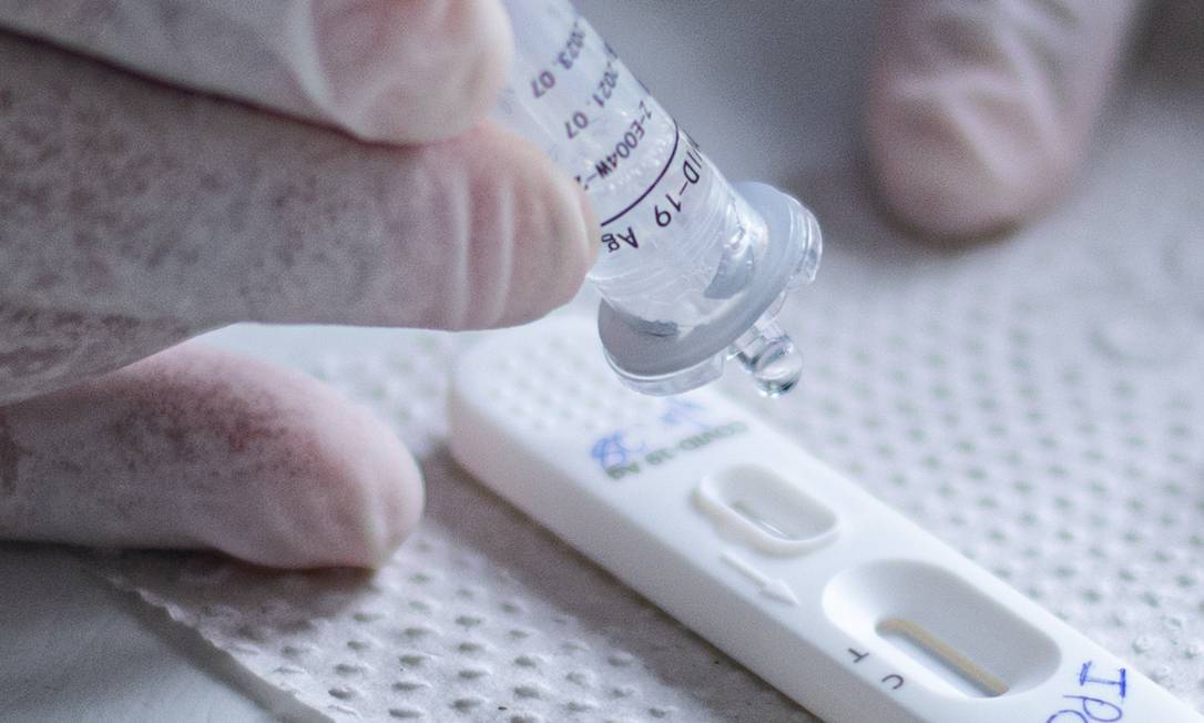 Planos de saúde serão obrigados a pagar teste rápido do coronavírus, decide ANS