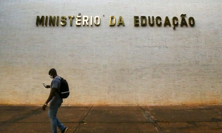 Ensino a dist\u00e2ncia cresce 474% em uma d\u00e9cada, diz Inep | NOVO Not\u00edcias