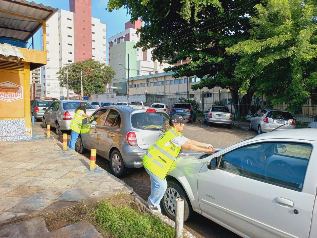 Até o fim deste mês educadores de trânsito estarão orientando motoristas - Foto: Divulgação/STTU