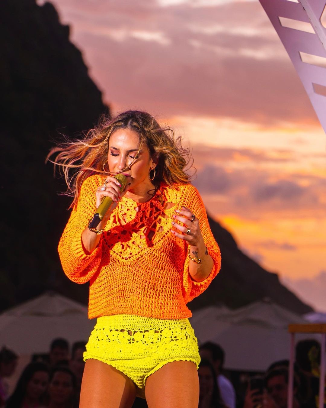 Claudia Leitte anuncia a gravação do show Prainha da Claudinha