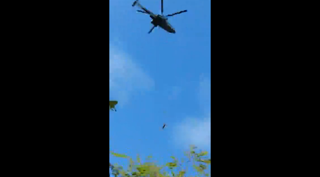 Helicóptero da Força Aérea no resgate