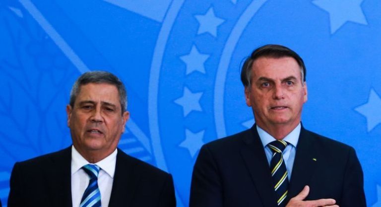 Ex-presidente Jair Bolsonaro com o general Walter Braga Netto – Foto: Valter Campanto/Agência Brasil