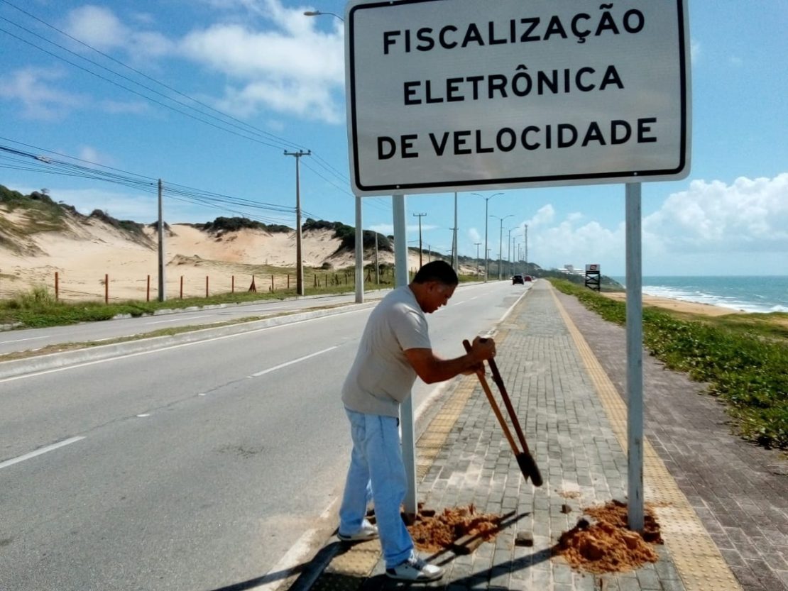 Remoção de placa irregular