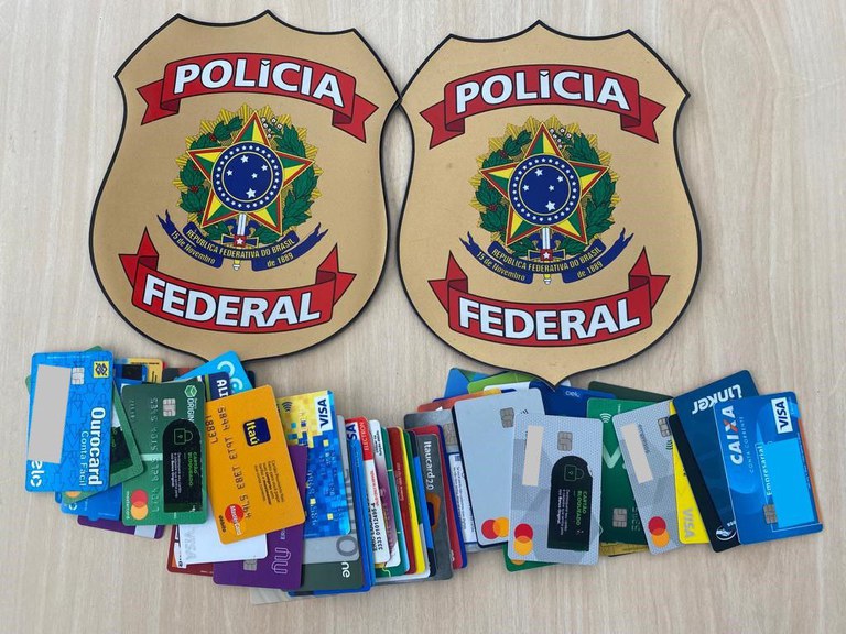 Cartões apreendidos pela Polícia Federal