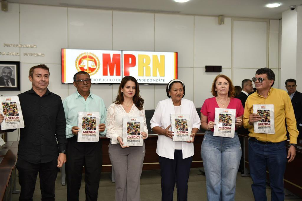 Candidatos ao Governo recebem Agenda Propositiva do MPRN