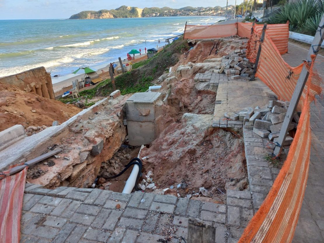 Cratera no Calçadão de Ponta Negra