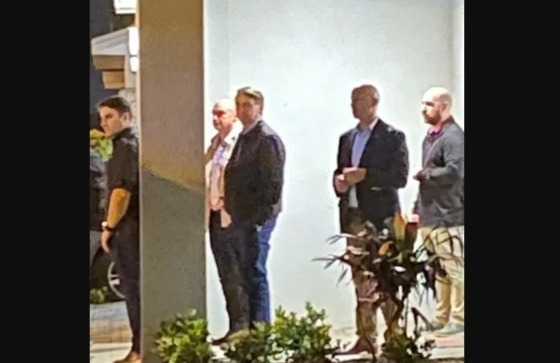 Bolsonaro chega à casa de José Aldo