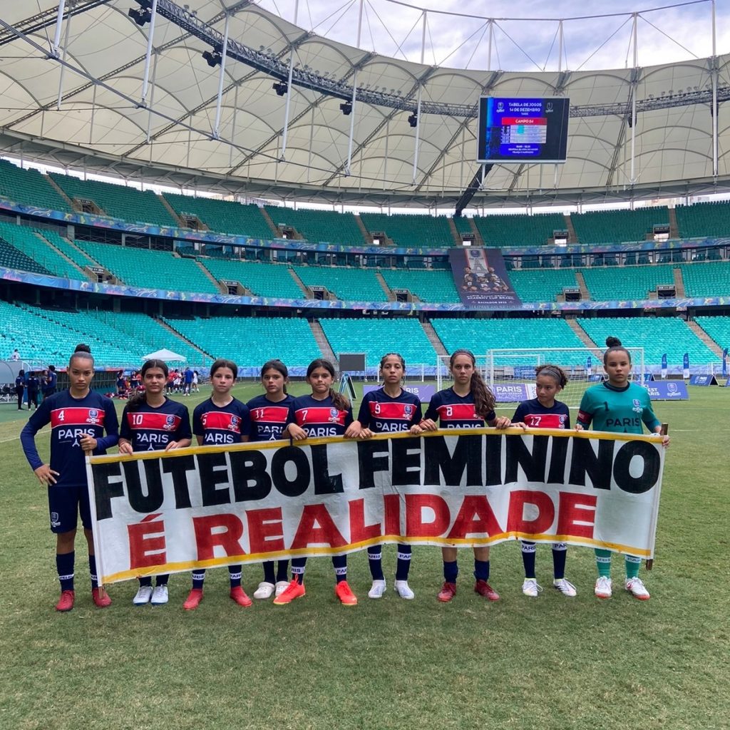 PSG Academy faz seletiva para turmas femininas