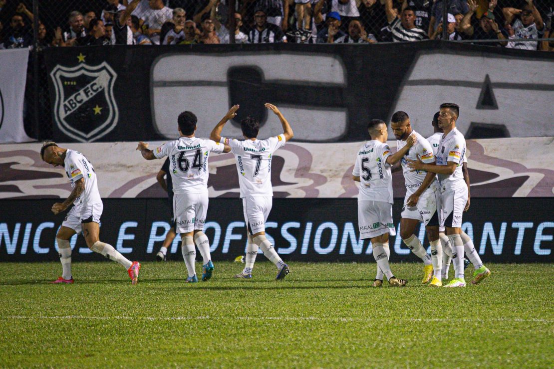 Matheus Anjos fez um gol e deu uma assistência