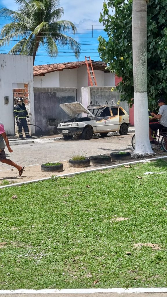 Carro de provedor de internet é incendiado em Parnamirim - Foto/Reprodução