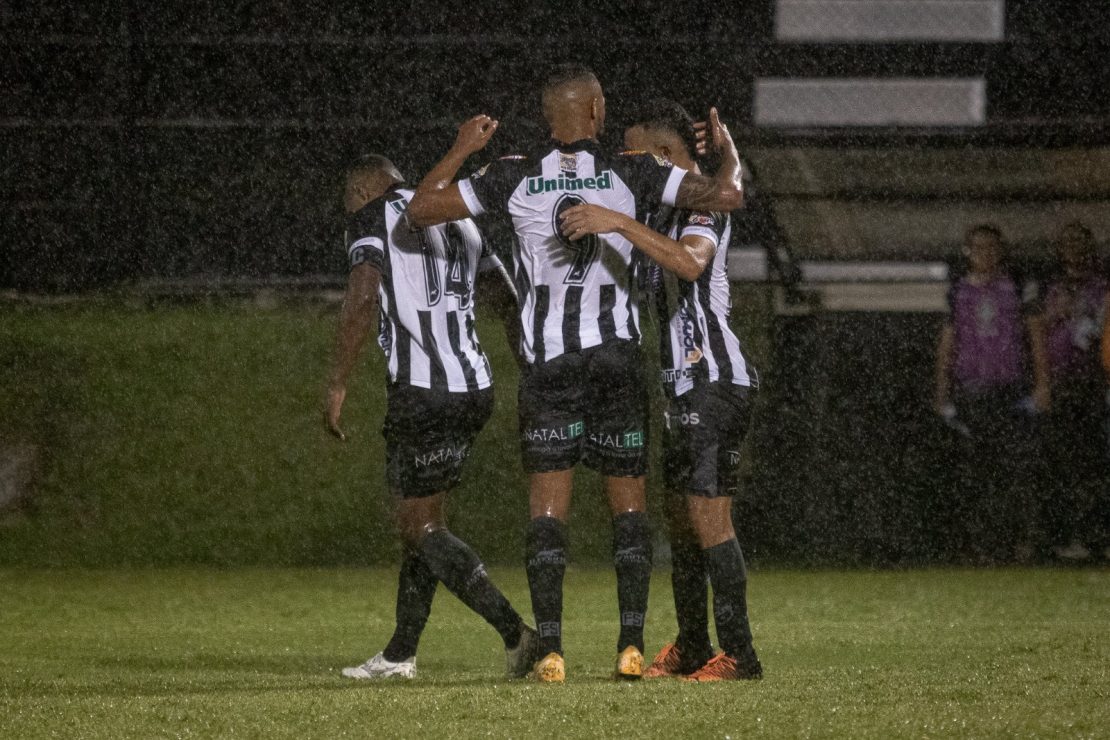 Felipe Garcia marcou um gol e fez uma assistência