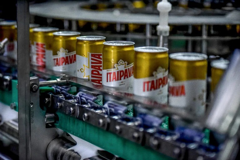 Lata de Cerveja Itaipava 