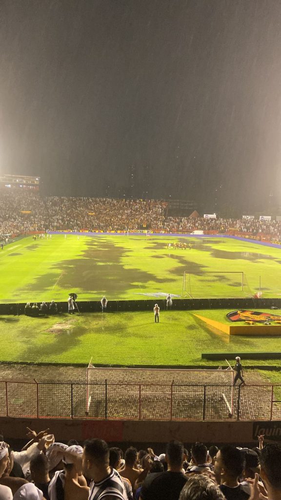 Ilha do Retiro alagada durante jogo entre Sport e ABC