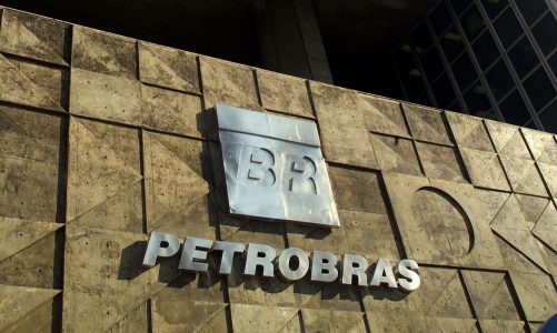 Petrobras confirma discussão sobre mudança em política de preço para diesel e gasolina