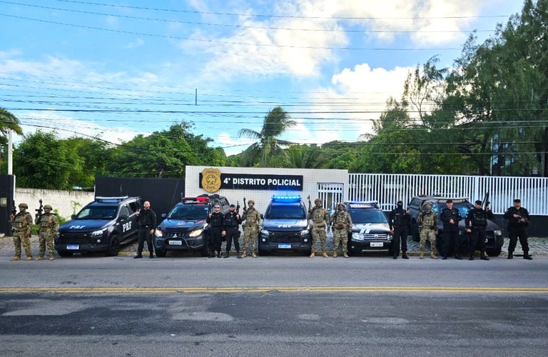 Polícia prende suspeito no bairro Praia do Meio