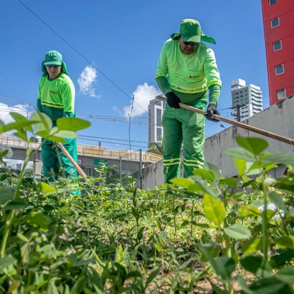 Semsur promove limpeza e manutenção em 115 praças de Natal