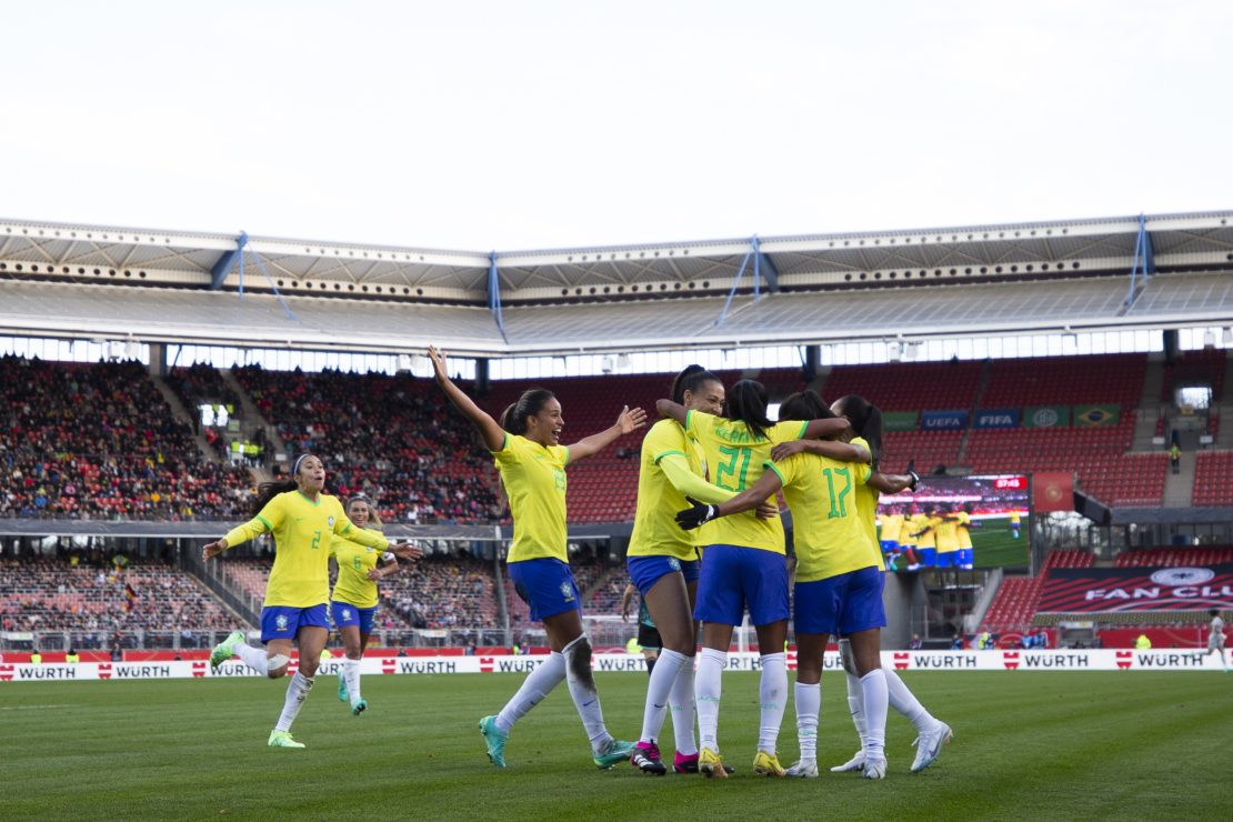 Seleção feminina de futebol vence a Alemanha em último teste antes de convocação para Copa