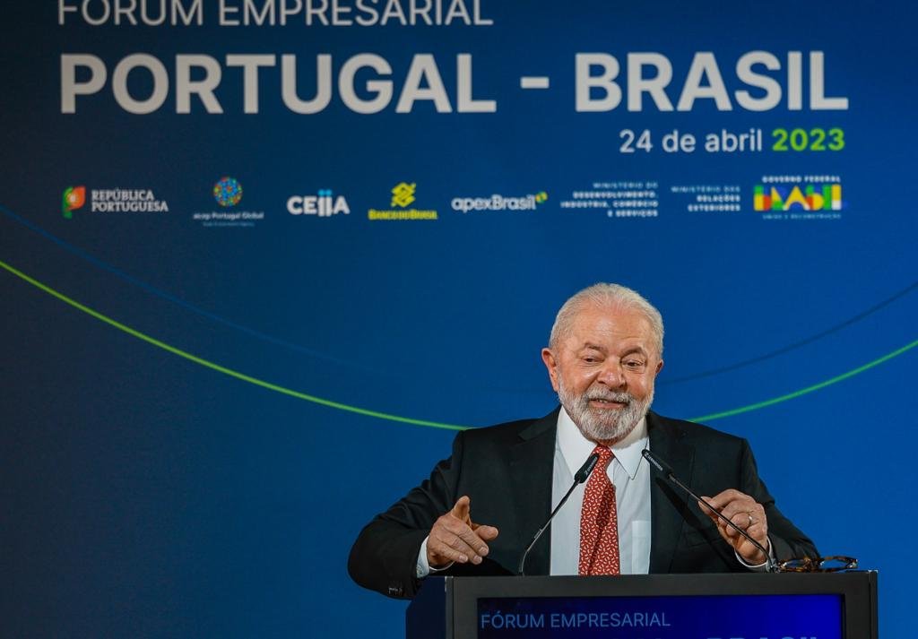 Em Portugal, Lula reclama de juros altos: "desestimula investimentos"