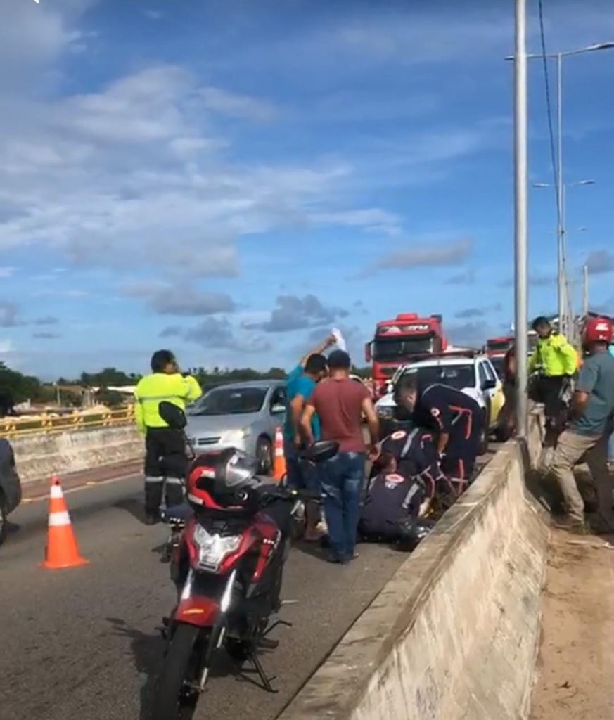 Homem morre após colidir contra poste na ponte Newton Navarro em Natal