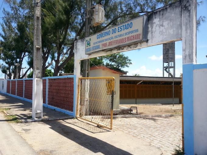 Torcedores invadem escola na zona Sul de Natal e agridem aluno torcedor de time rival