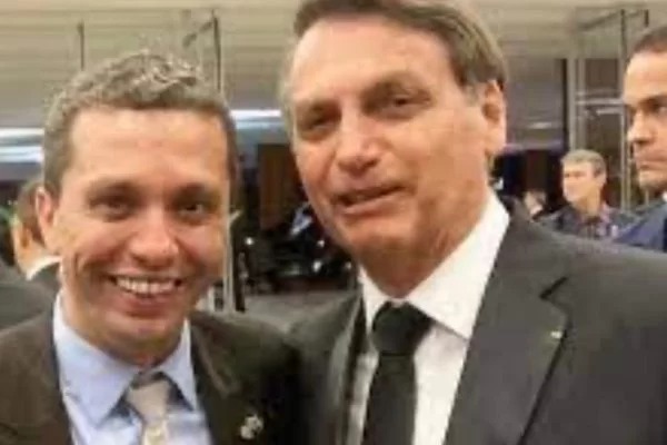 Deputado questiona sanidade mental de Bolsonaro em discurso na Câmara