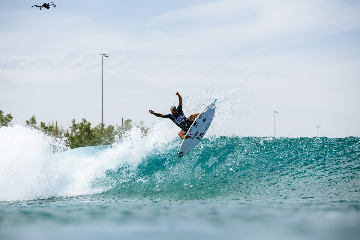 Italo Ferreira é vice-campeão do Surf Ranch Pro