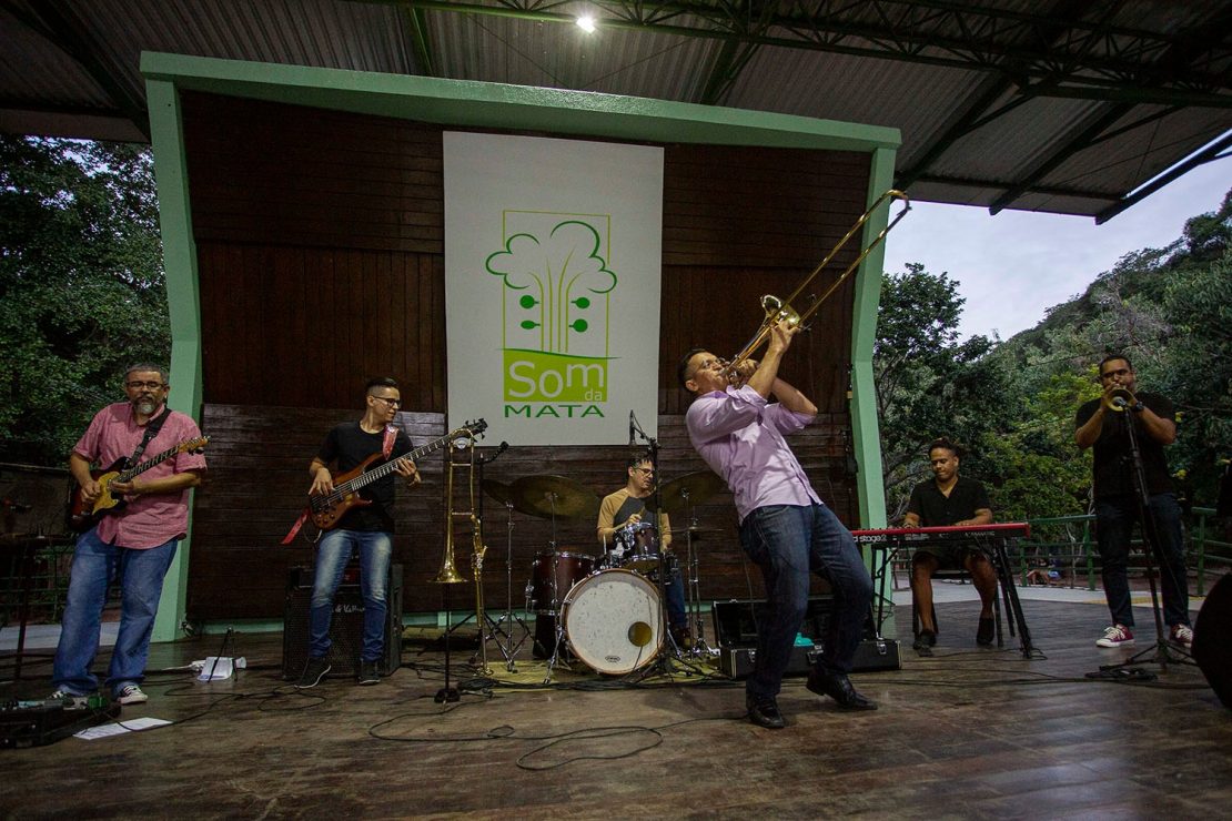 Terra do Sal Jazz Band se apresenta no Som da Mata