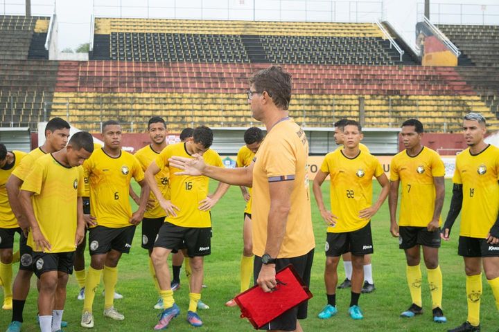 Após goleada na estreia, treinador Lawrence Borba entrega comando do Globo