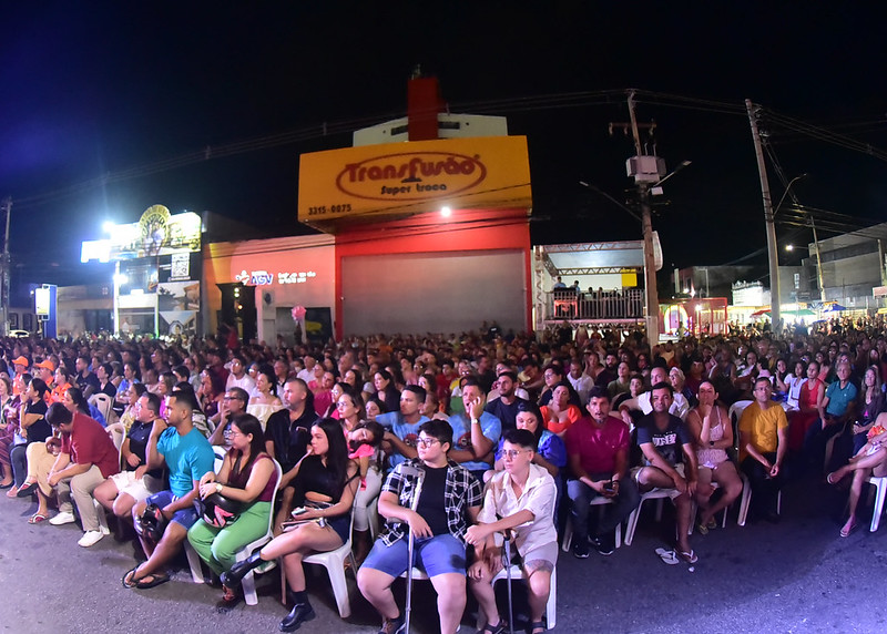 Show de cores marca estreia do “Chuva de Bala no País de Mossoró"