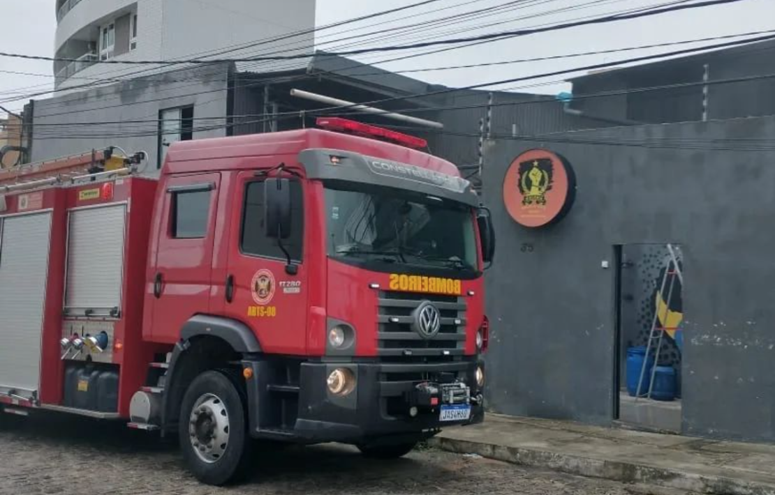 Corpo de Bombeiros controlou o incêncio na Cervejaria Resistência. Foto: Reprodução/Redes Sociais