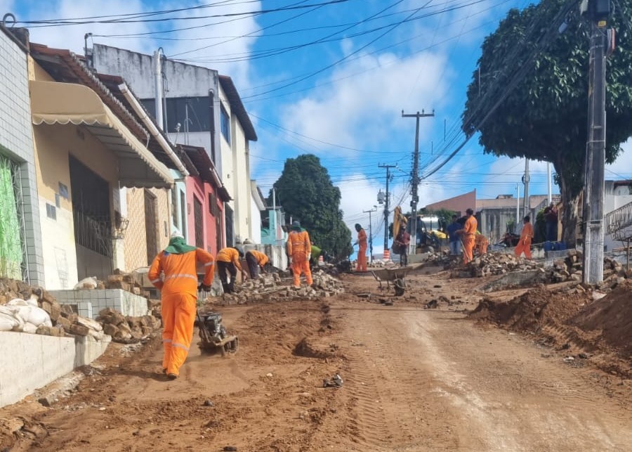 Recomposição da rua Bela Vista, no bairro Nordeste, deve ser finalizada até dia 30 de junho. Foto: Caern 