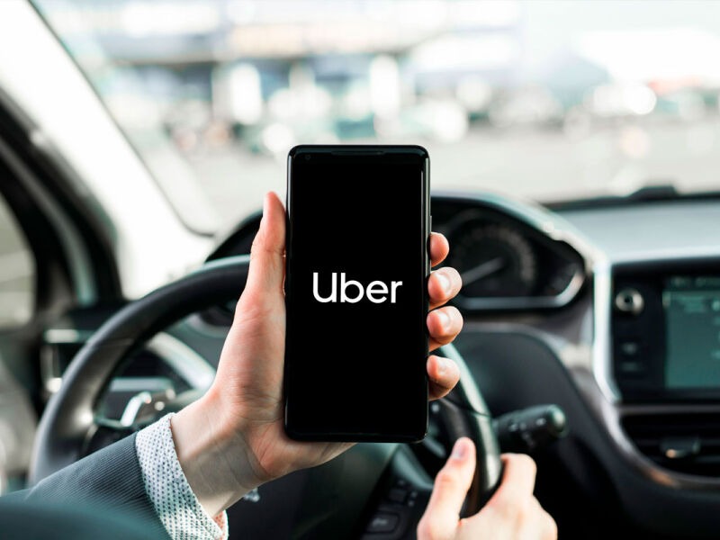 Em julgamento no STJ, Uber consegiu se livrr de indenizações a motoristas assaltados. Foto: Reprodução