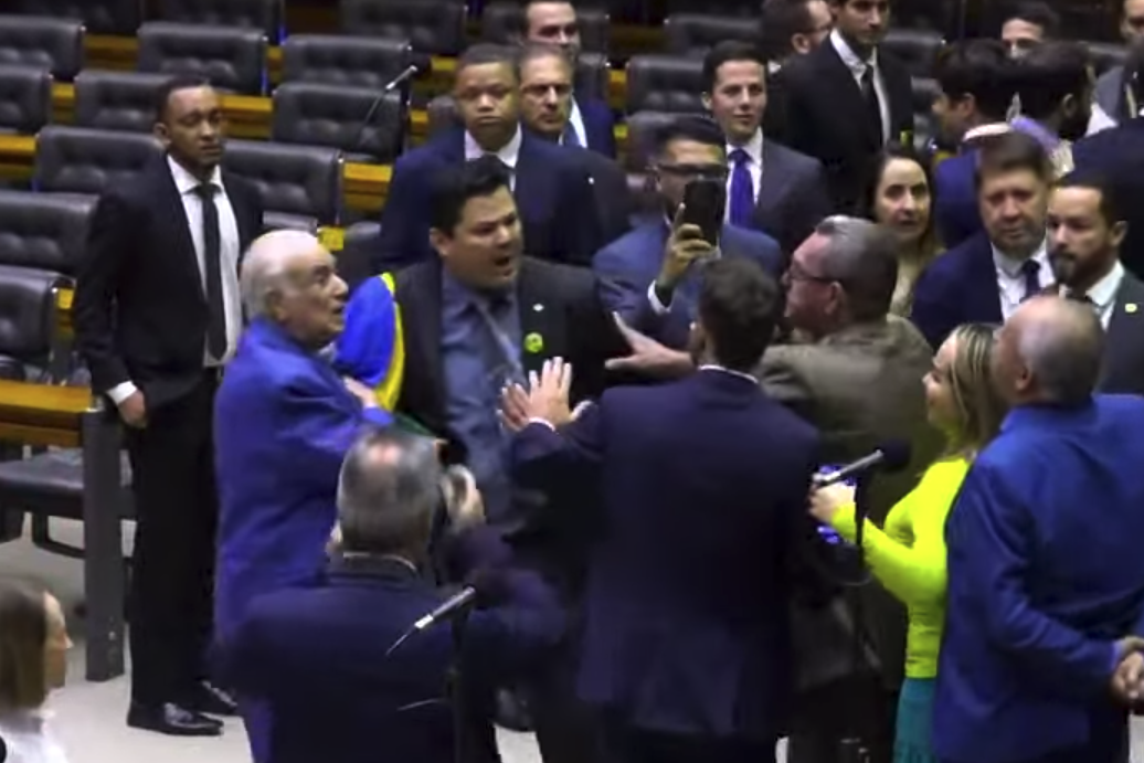 Tumulto na Câmara começou após Paulo Guedes pedir que Gilvan da Federal que ele "seja homem". Foto: Reprodução/ TV Câmara