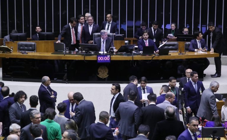 Escola em Tempo Integral prevê cerca de R$ 2 bilhões em assistência financeira. Foto:  Bruno Spada/Câmara dos Deputados