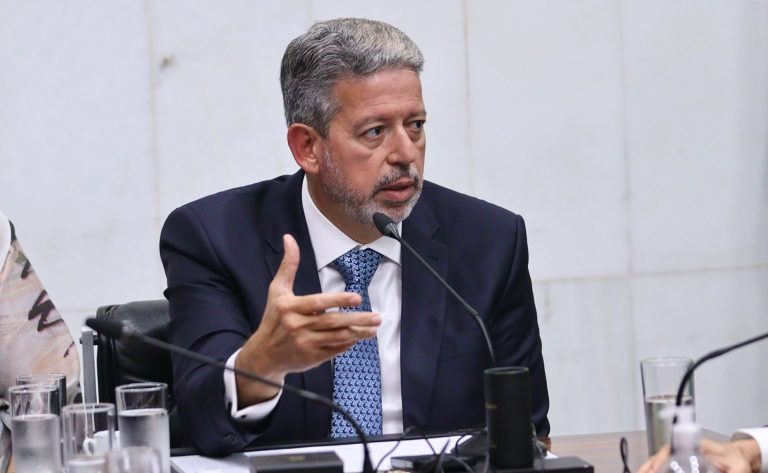 Arthur Lira disse estar convencido que conseguirá consenso para votar a reforma tributária até sexta-feira (7). Foto: Marina Ramos/Câmara dos Deputados