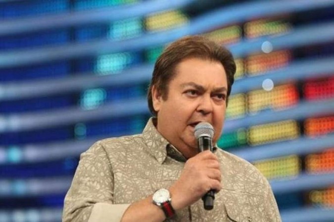 Faustão está estável e respira com auxílio de aparelhos, diz boletim