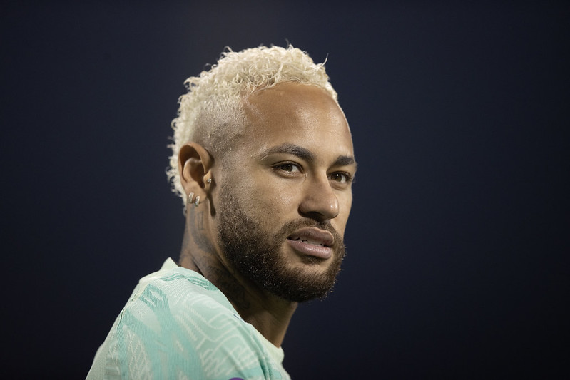 Infrações existentes na mansão de Neymar já custaram R$ 16 milhões em multas ao atacante. Foto: Lucas Figueiredo/CBF