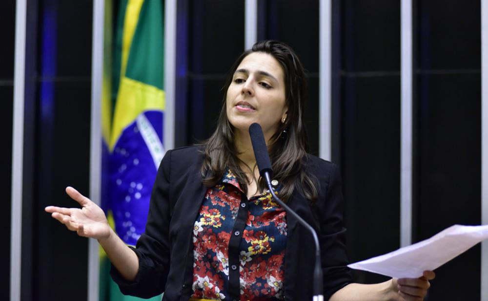 Natália Bonavides pediu que a ação continue e que a multa contra o Seturn seja elevada. Foto: Zeca Ribeiro/Câmara dos Deputados