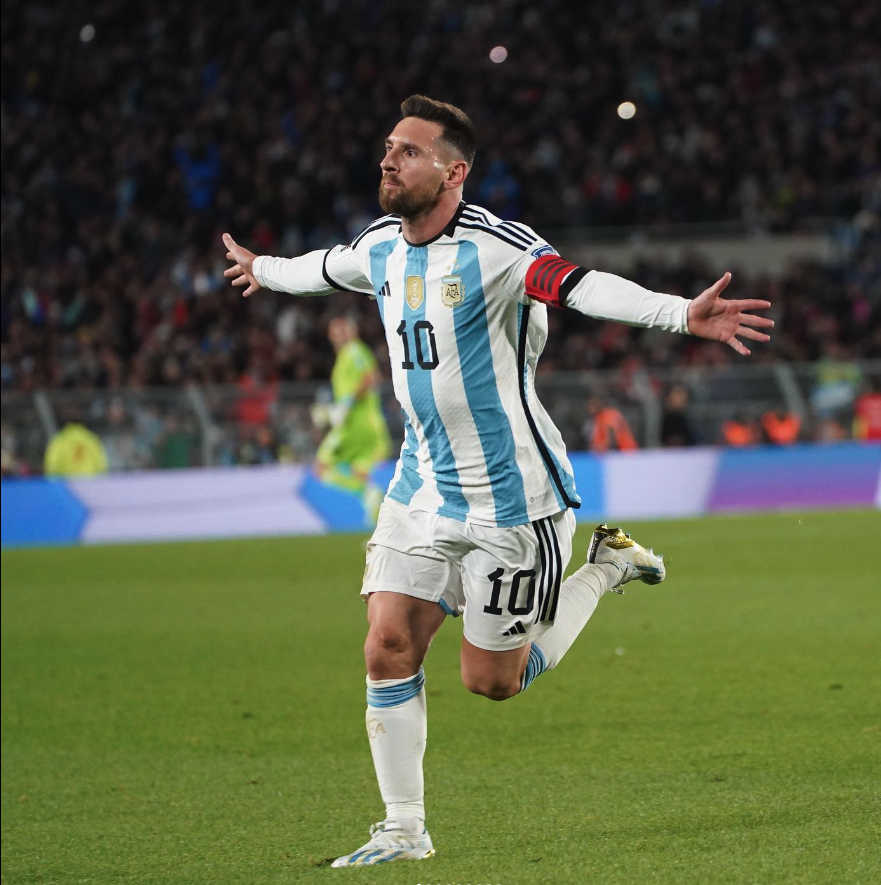 Messi conquista sua 8ª Bola de Ouro por sua atuação na Copa do Mundo. Foto: Instagram/Messi