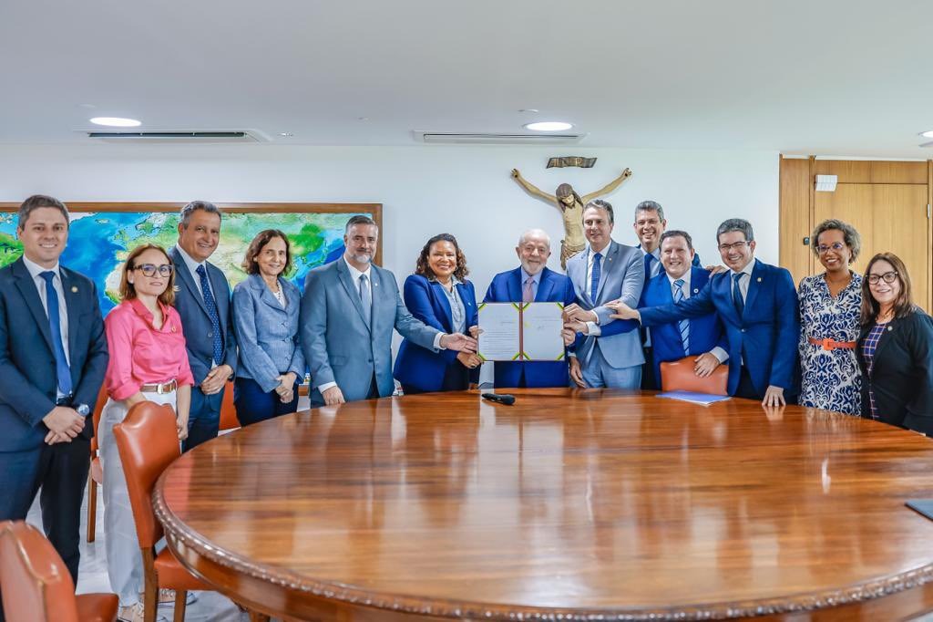 Pacto pela Retomada de Obras Inacabadas cria um arcabouço para a conclusão de obras e serviços inacabados. Foto: Ricardo Stuckert/PR