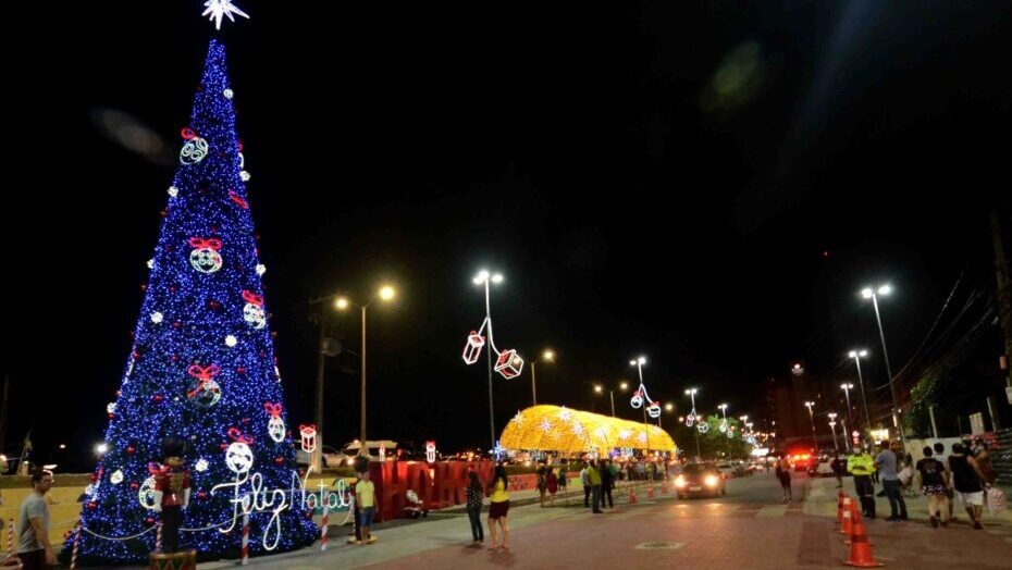 Acendimento da Árvore de Ponta Negra foi adiado em dois dias. Foto: João Maria Alves/Prefeitura de Natal