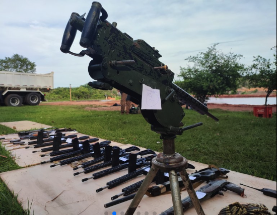 Operação para prender fornecedor de armas ao PCC apreendeu arsenal. Foto: Polícia Federal