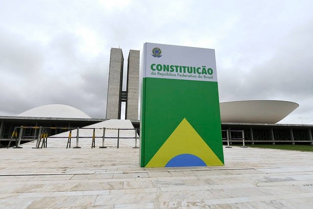 Ato em defesa da democracia marca um ano do 8 de janeiro, quando milhares depredaram prédios dos três Poderes em Brasília. Foto: Edilson Rodrigues/Agência Senado